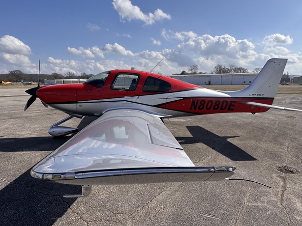 Side profile of Cirrus aircraft