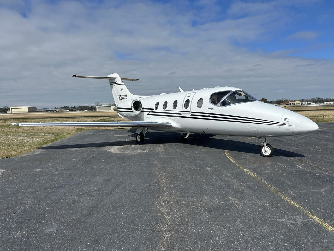 Photograph of the exterior of a Hawker 400XP